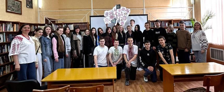 Read more about the article Вишиванка — зброя українського народу